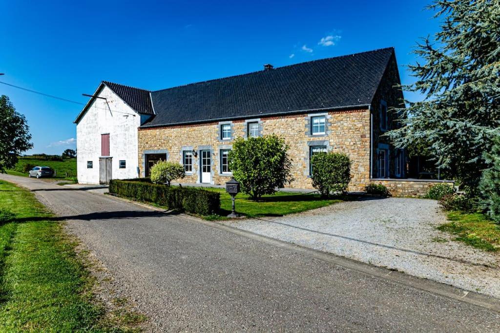 Gite La Dame Au Lit Gite A La Ferme Momignies Exteriör bild