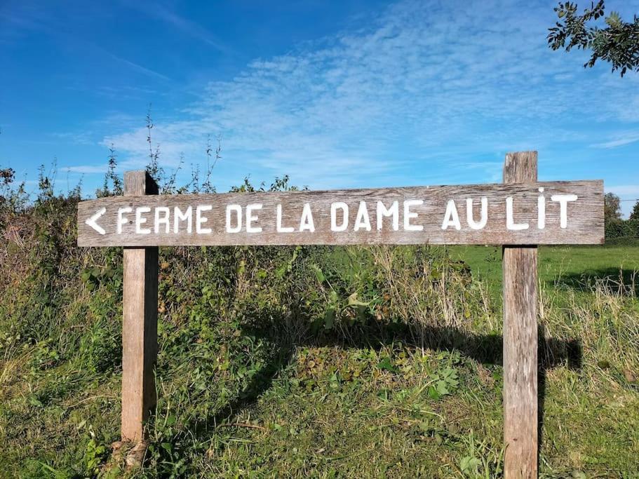 Gite La Dame Au Lit Gite A La Ferme Momignies Exteriör bild