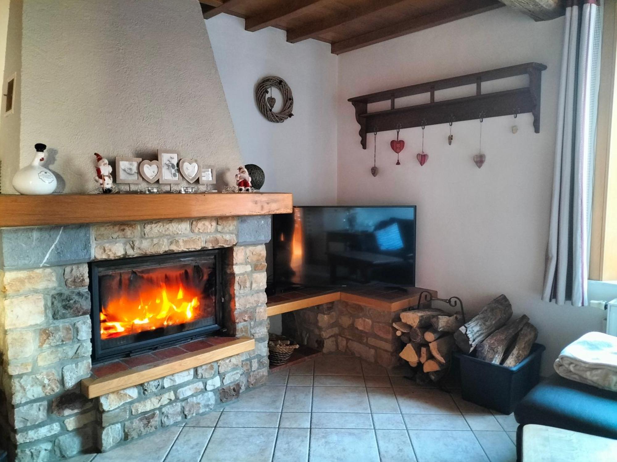 Gite La Dame Au Lit Gite A La Ferme Momignies Exteriör bild