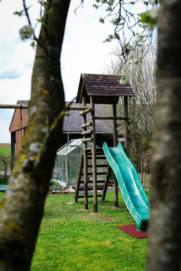 Gite La Dame Au Lit Gite A La Ferme Momignies Exteriör bild