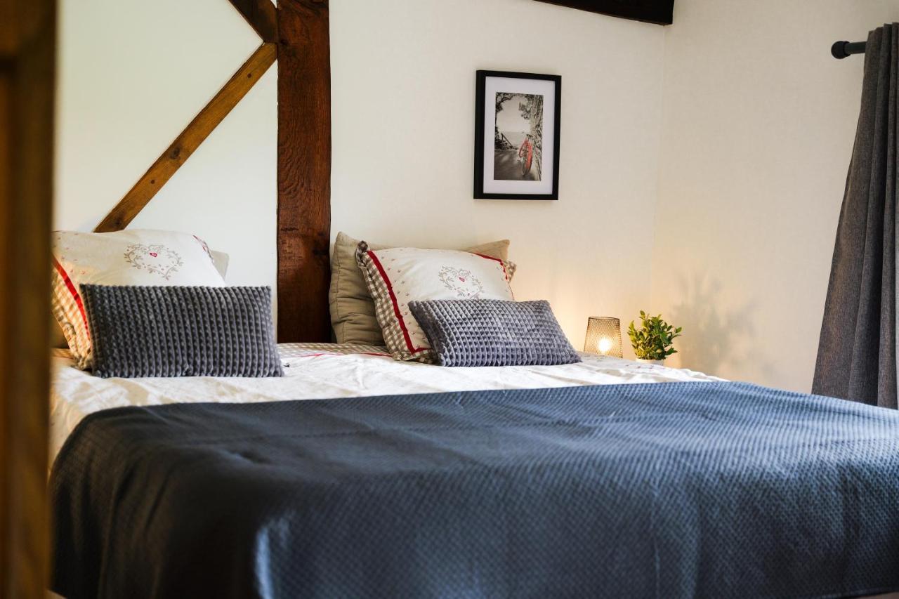 Gite La Dame Au Lit Gite A La Ferme Momignies Exteriör bild
