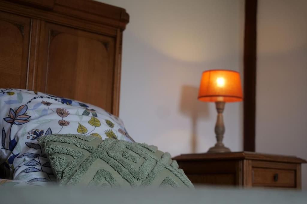 Gite La Dame Au Lit Gite A La Ferme Momignies Exteriör bild