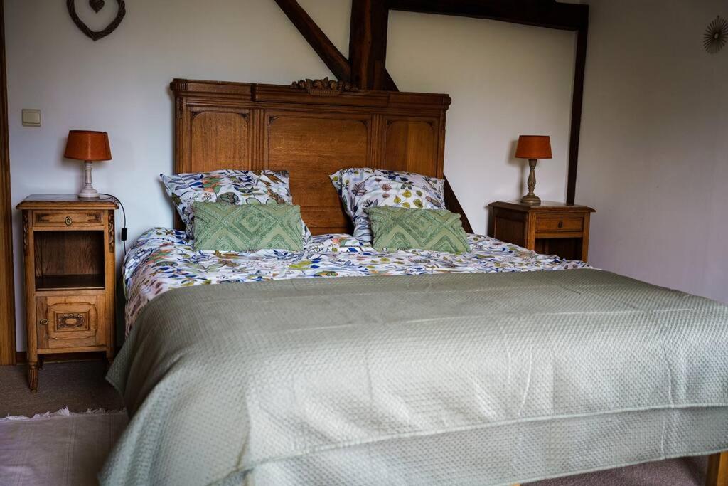 Gite La Dame Au Lit Gite A La Ferme Momignies Exteriör bild