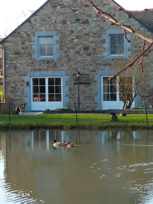 Gite La Dame Au Lit Gite A La Ferme Momignies Exteriör bild